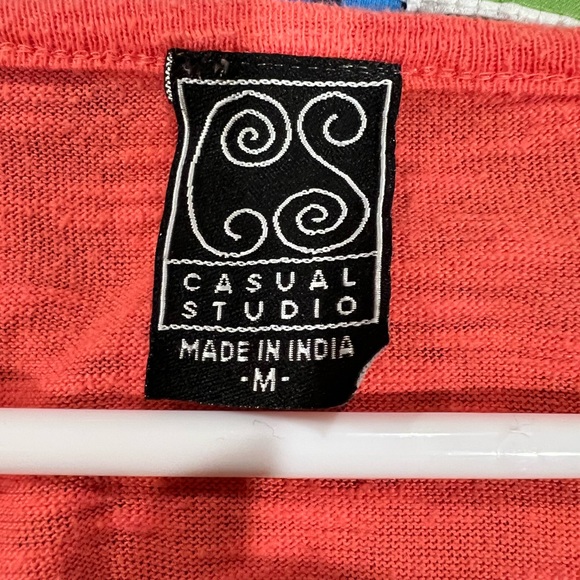 Casual studio coral top. Size medium. Good condition. - Picture 4 of 4